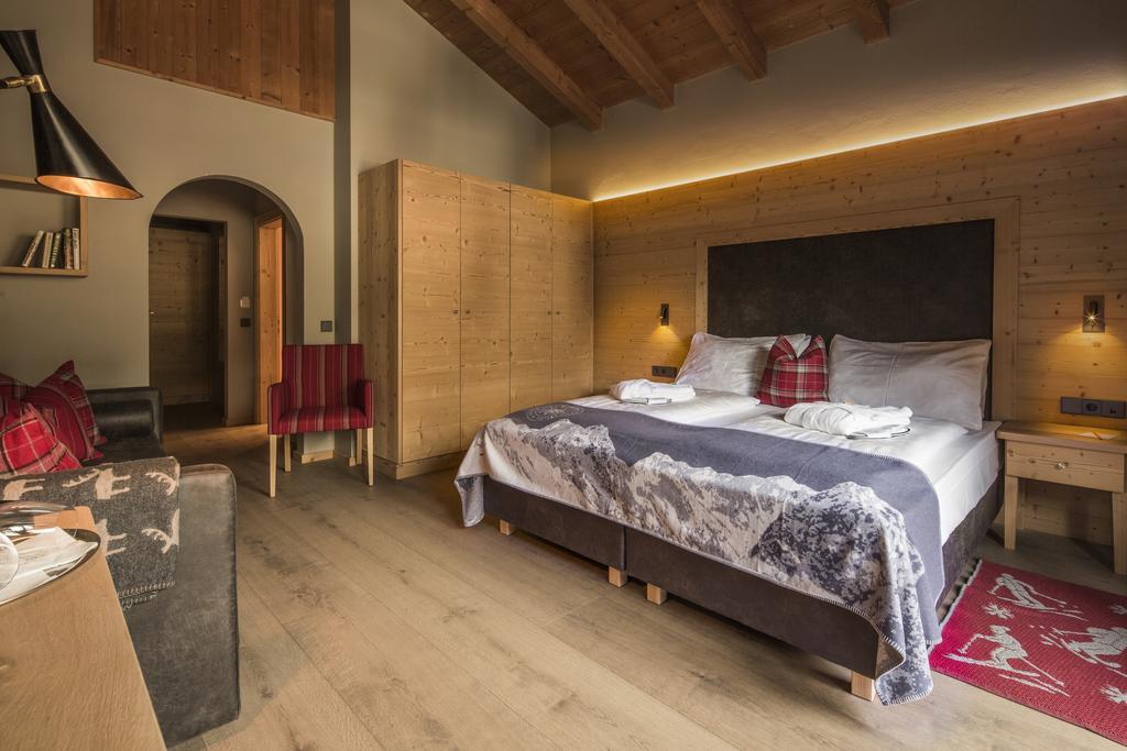 Hotel Marmolada Corvara In Badia Esterno foto