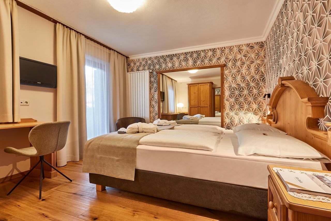 Hotel Marmolada Corvara In Badia Esterno foto