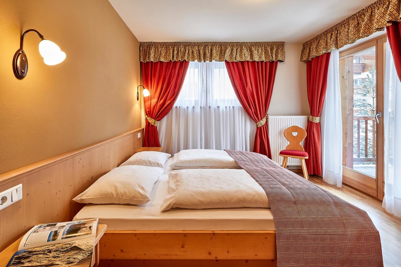 Hotel Marmolada Corvara In Badia Esterno foto