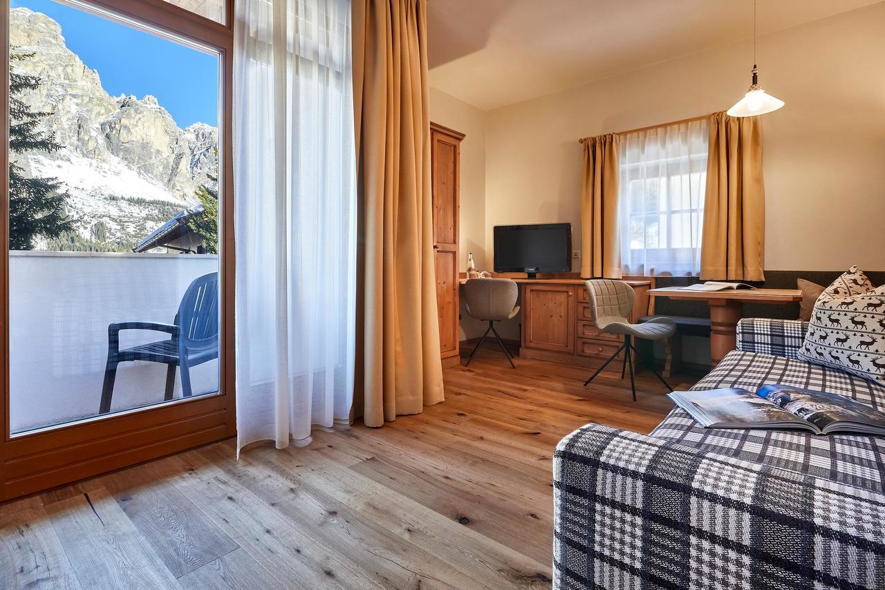 Hotel Marmolada Corvara In Badia Esterno foto