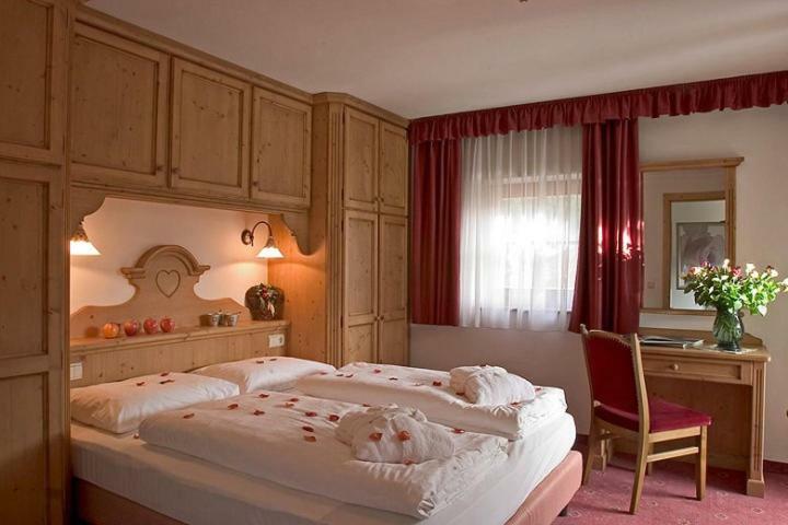 Hotel Marmolada Corvara In Badia Esterno foto